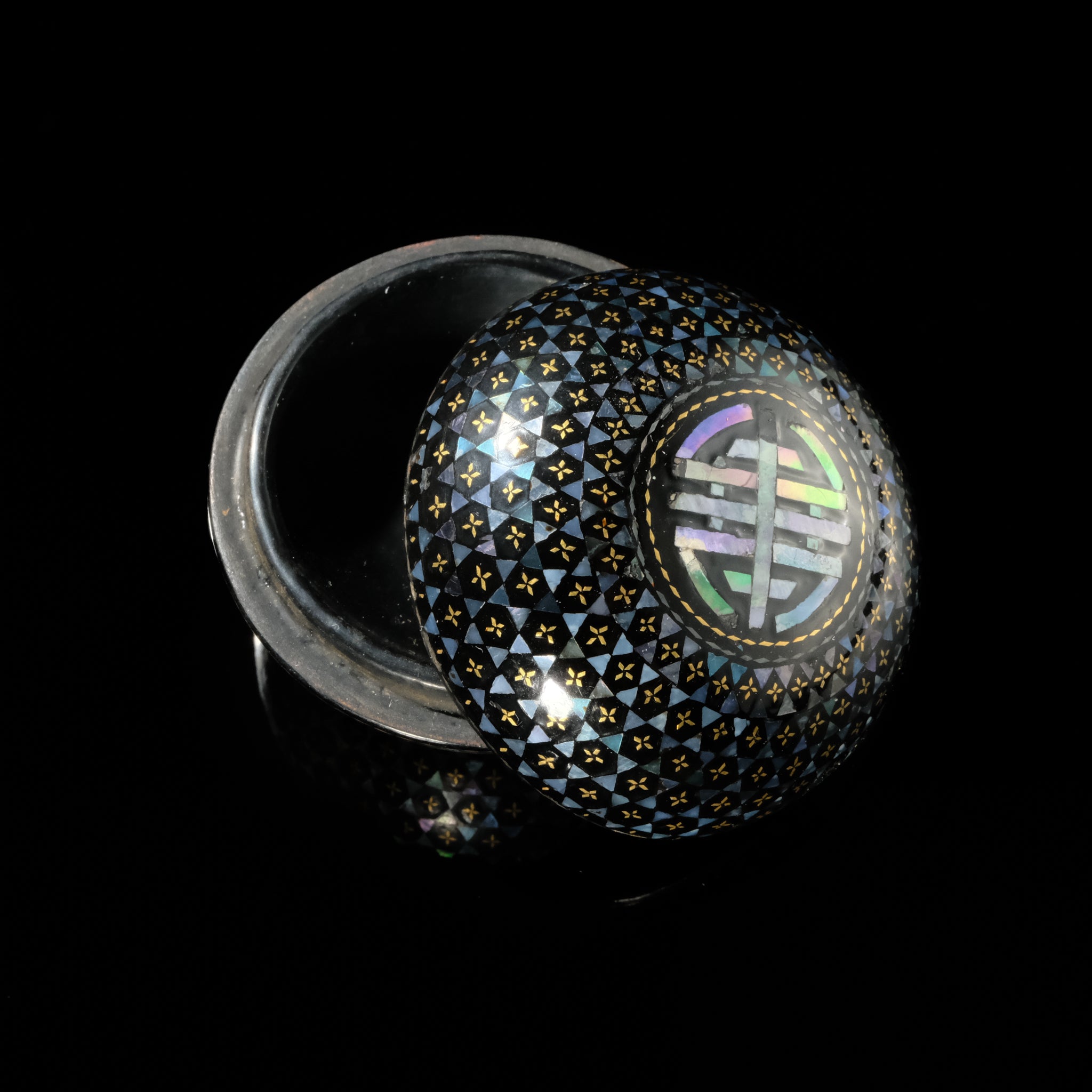 螺鈿 Black Lacquer Mother-of-Pearl Inlay – 周信堂 Syuusindou
