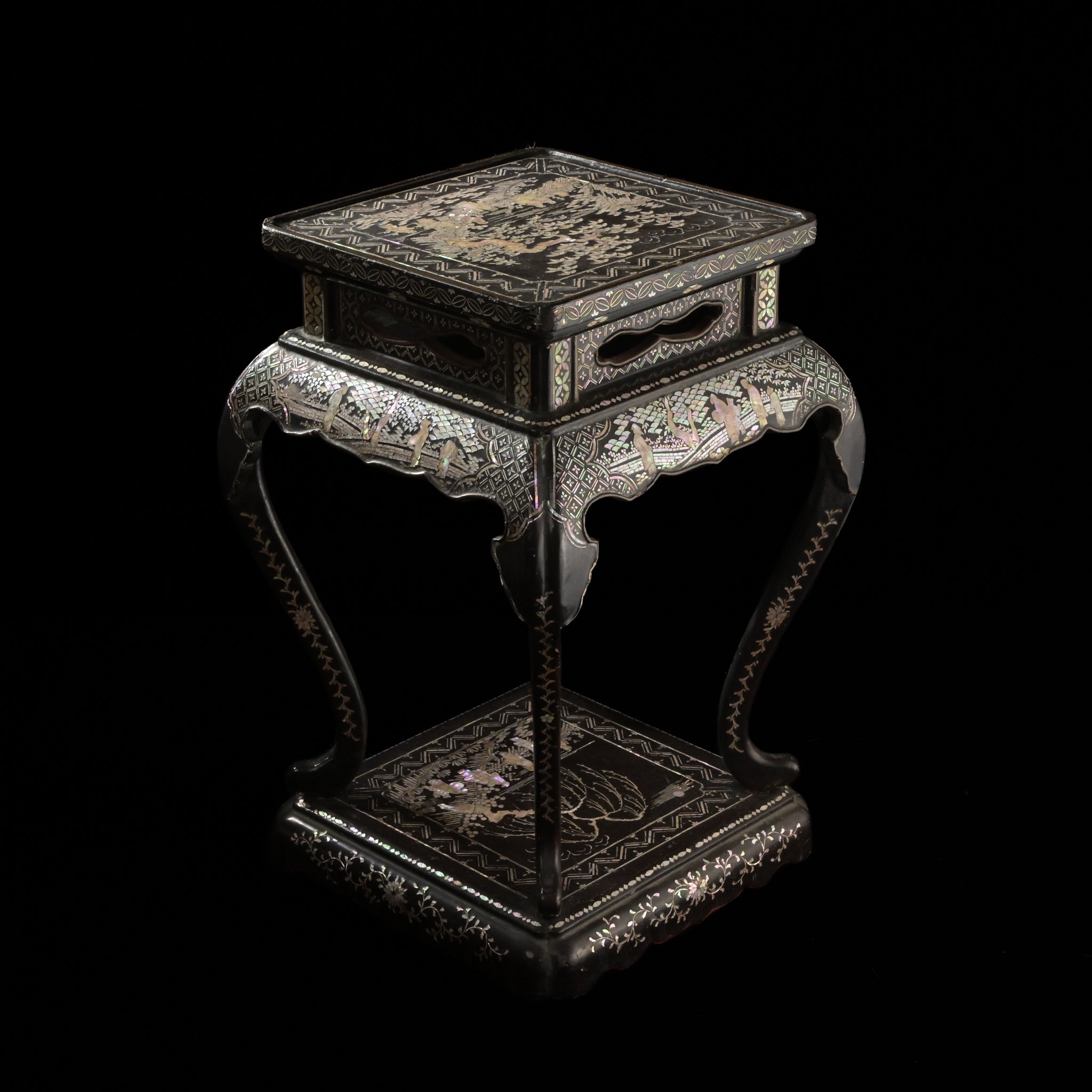 明 渓山訪友図黒漆螺鈿卓 – 周信堂 Syuusindou